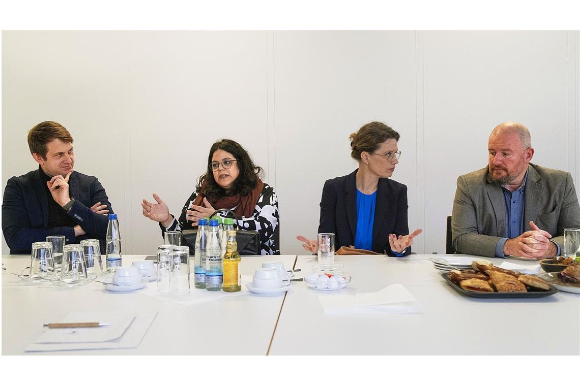 Sie debattierten im Stuttgarter Pressehaus: Michael Bloss (Grüne),  Vivien Costanzo (SPD),  Andrea Wechsler (CDU) und Andreas Glück (FDP)