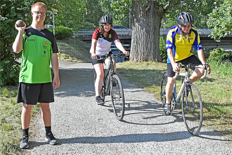 Sind gewappnet für die weltweit größte Sportveranstaltung für geistige und mehrfache Behinderte Menschen: Mika Burk, Corinna Frank und Martin Baum (von links). Foto: Tobias Sellmaier