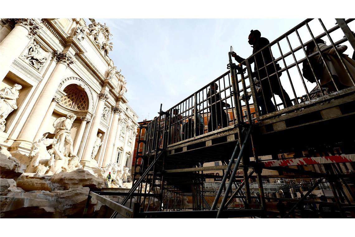 So nah wie noch nie an die "Fontana di Trevi" - nun möglich über einen Steg.