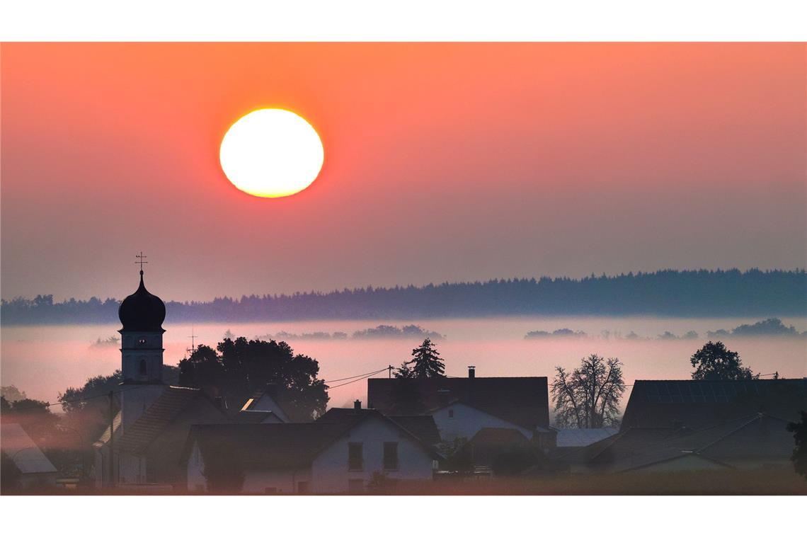 Sonnenaufgang in Dietershausen in Oberschwaben