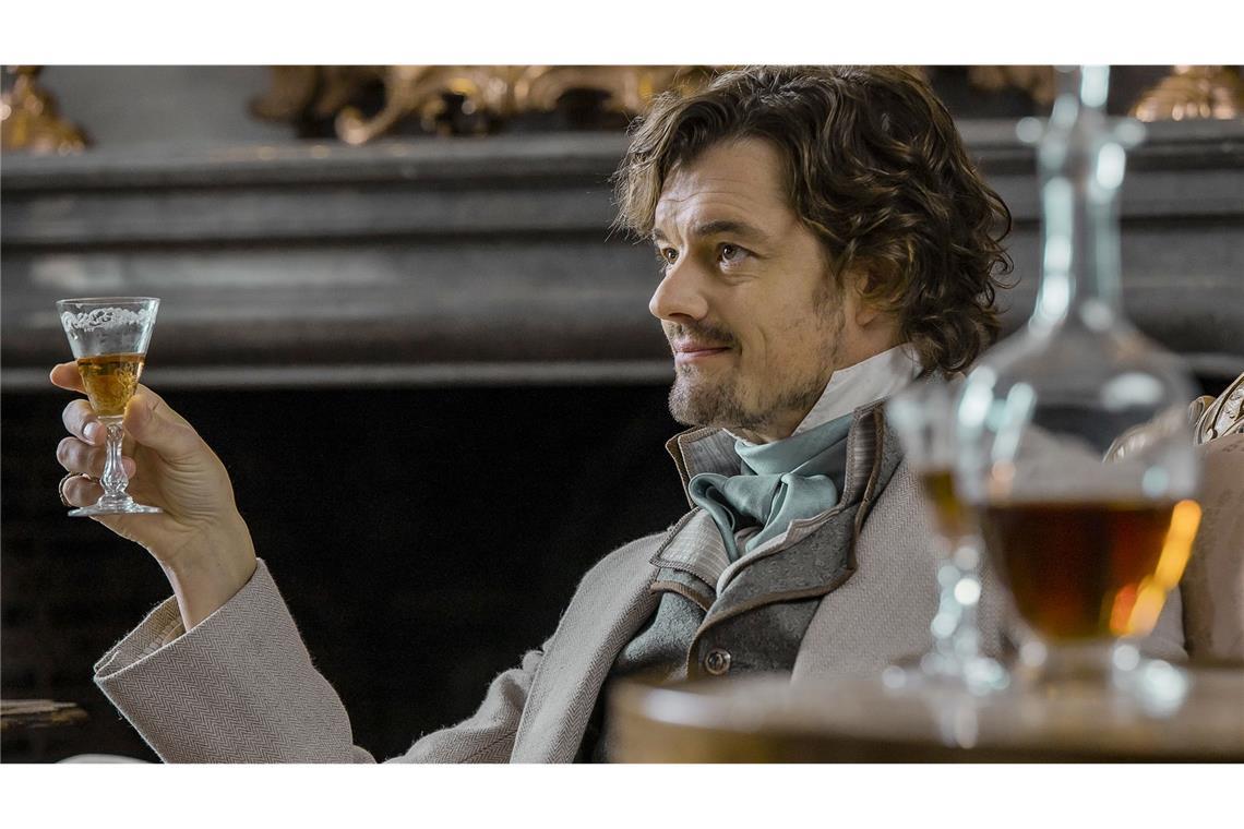 Szene aus „Die Witwe Clicquot“ mit Sam Riley.