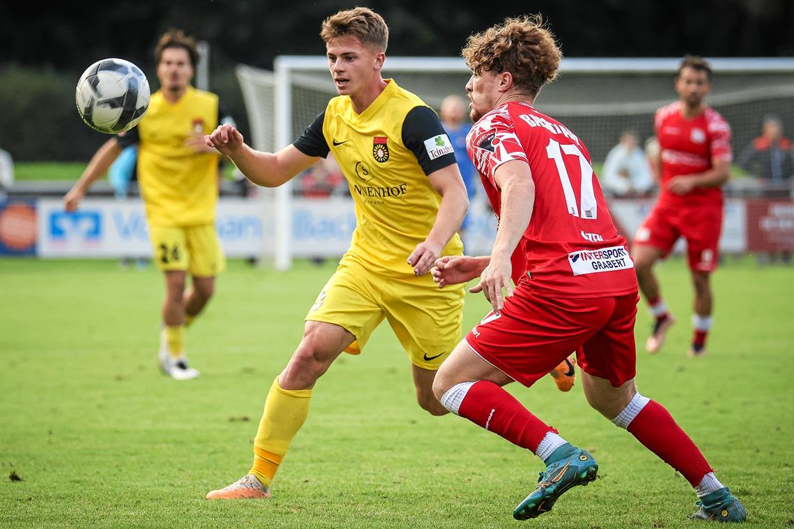 Talha Özen (rechts) und die Oberliga-Fußballer der TSG erwarten im Viertelfinale den Regionalligisten Freiberg. Für Christian Mistl und die SG Sonnenhof Großaspach geht es zum Landesligisten FC Blaubeuren. Archivfoto: Alexander Becher