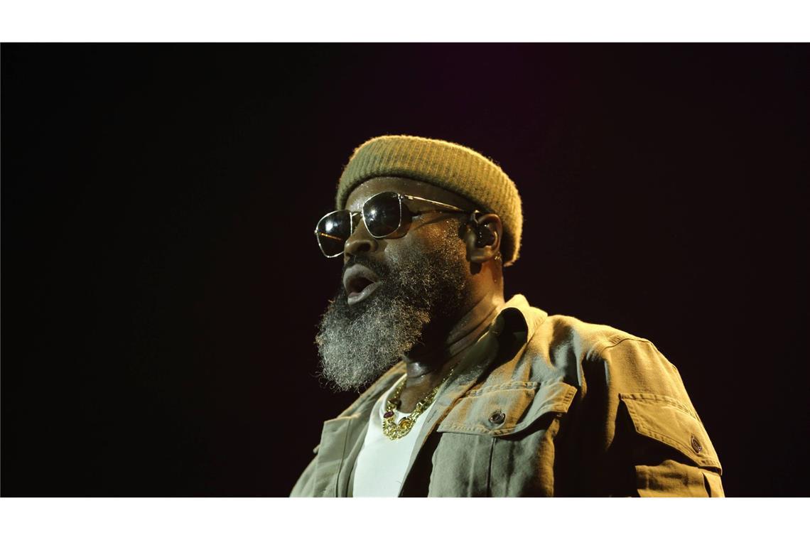 Tariq Luqmaan Trotter alias Black Thought von der Band The Roots bei einem Konzert in der Uber Eats Music Hall in Berlin