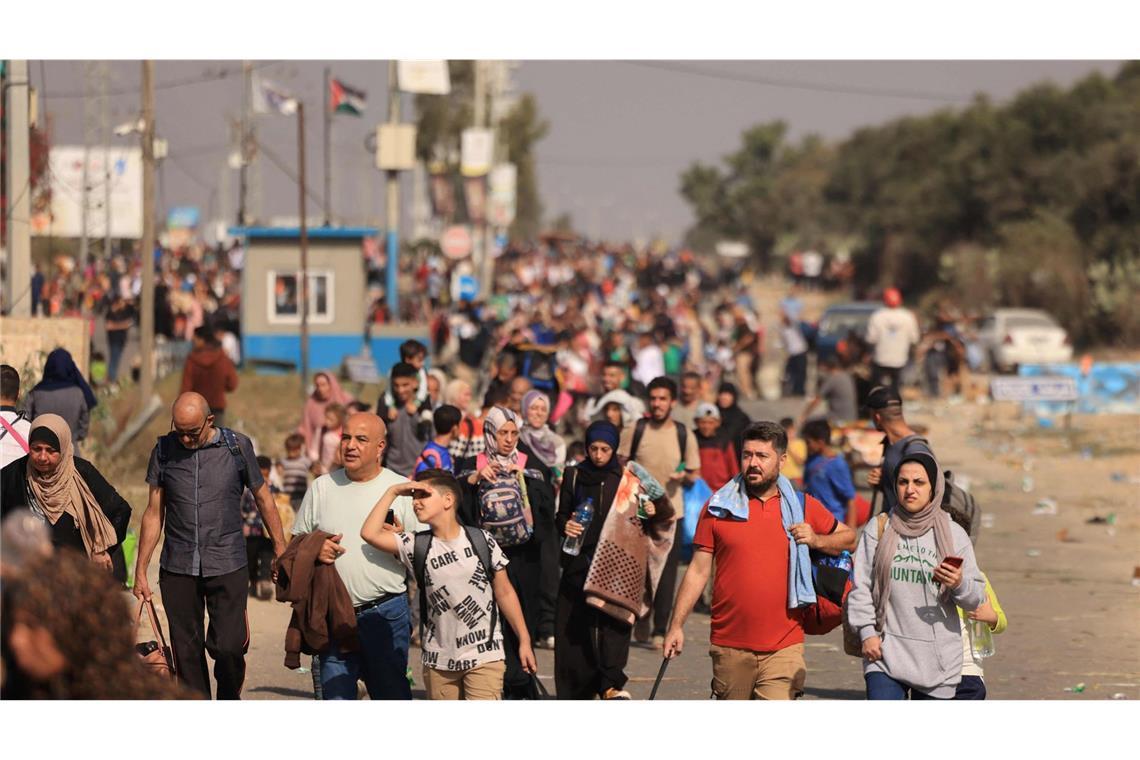 Tausende Palästinenser flüchten zu Fuß aus dem Gazastreifen (Archivfoto).