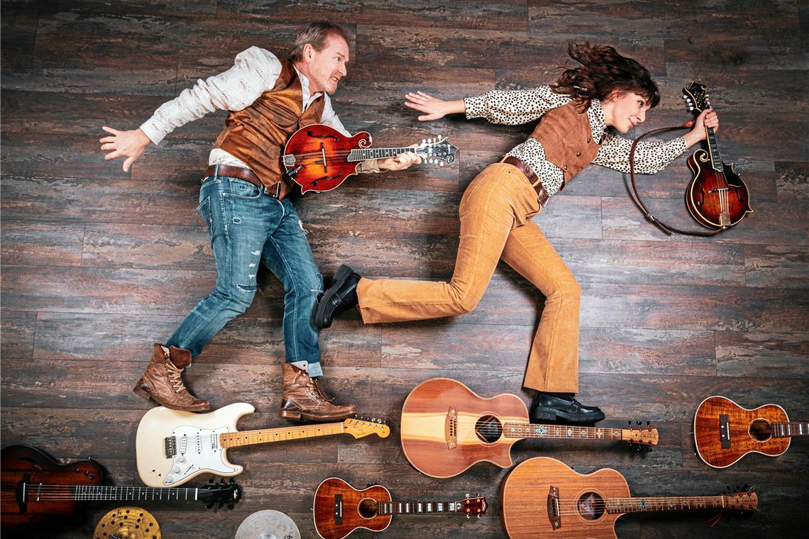 Tonia Danese und Uwe Lenz sind musikalisch flott unterwegs und instrumental vielseitig beschlagen. Foto: Fotostudio Pelz Weinstadt