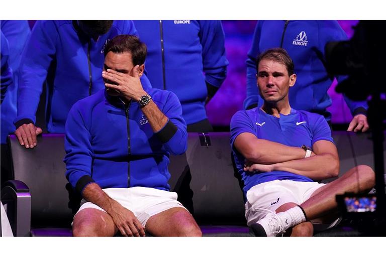 Tränen zum Abschied: Roger Federer (l) und Rafael Nadal.