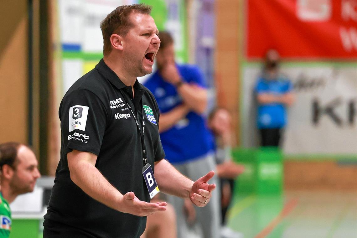 Trainer Matthias Heineke fordert in Pfullingen viel Einsatz von seinen Spielern. Foto: A. Becher