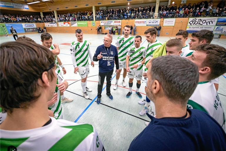 Trainer Volker Blumenschein stellt seine Spieler auf eine schwere zweite Saisonhälfte ein. Foto: Alexander Becher