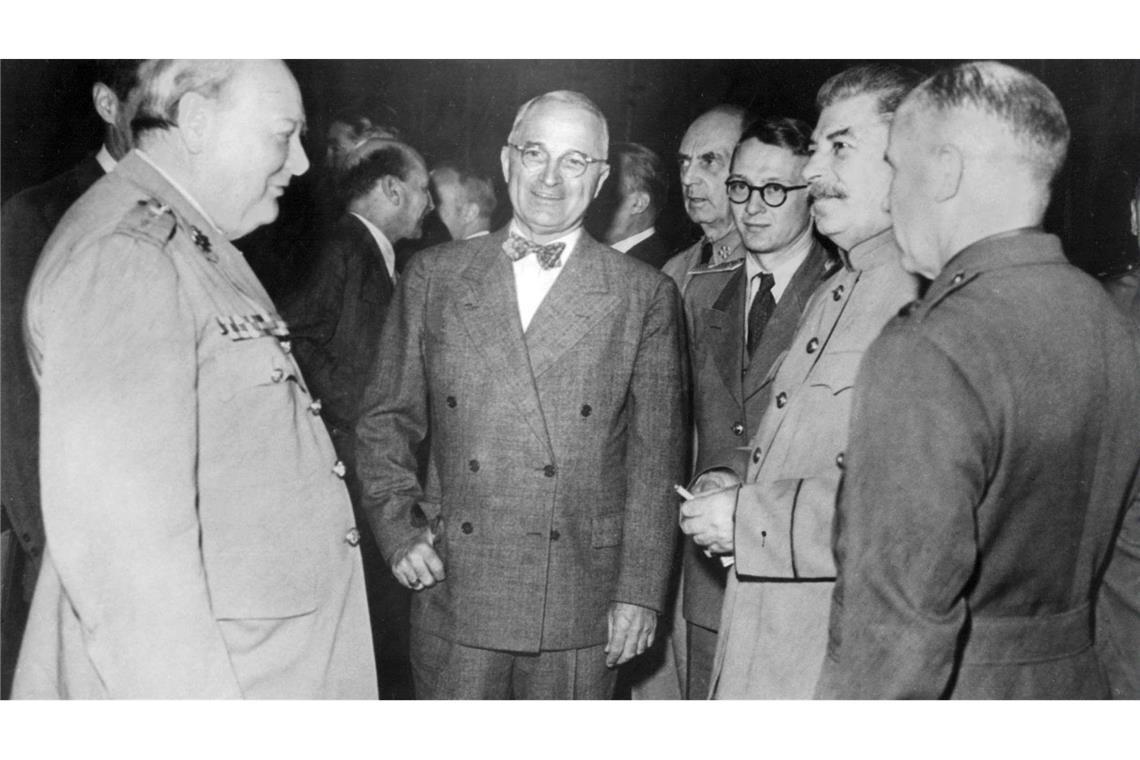 Truman (M.) verhandelt auf der Potsdamer Konferenz die europäische Nachkriegsordnung mit. (Archivbild)