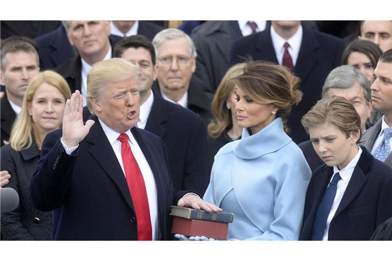 Trump bei der Vereidigung vor seiner ersten Amtszeit.