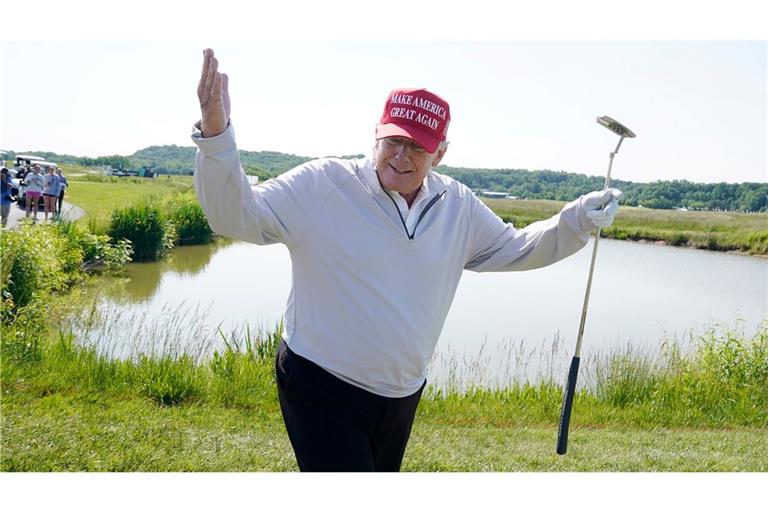 Trump spielt am Wochenende häufiger Golf in einem seiner Clubs. (Archivbild)