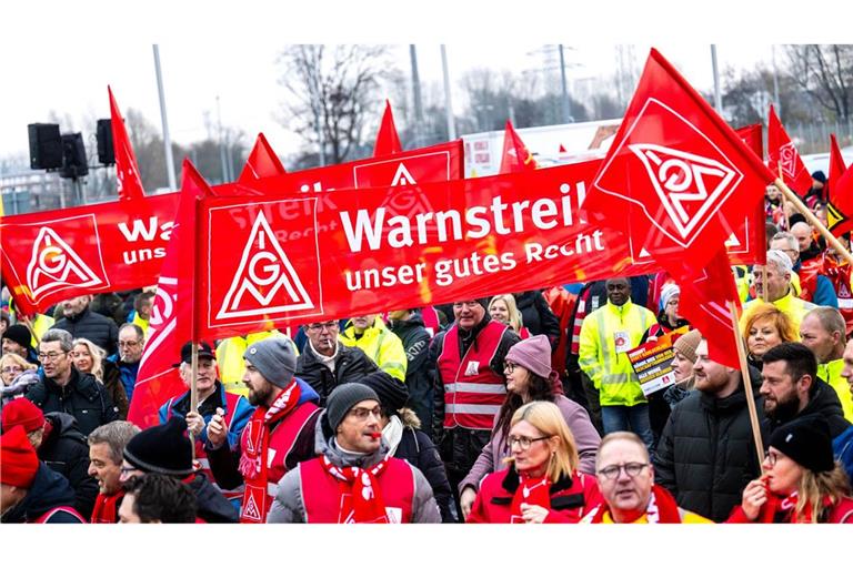 Über 100.000 Beschäftigte haben sich bislang an den Streiks beteiligt.