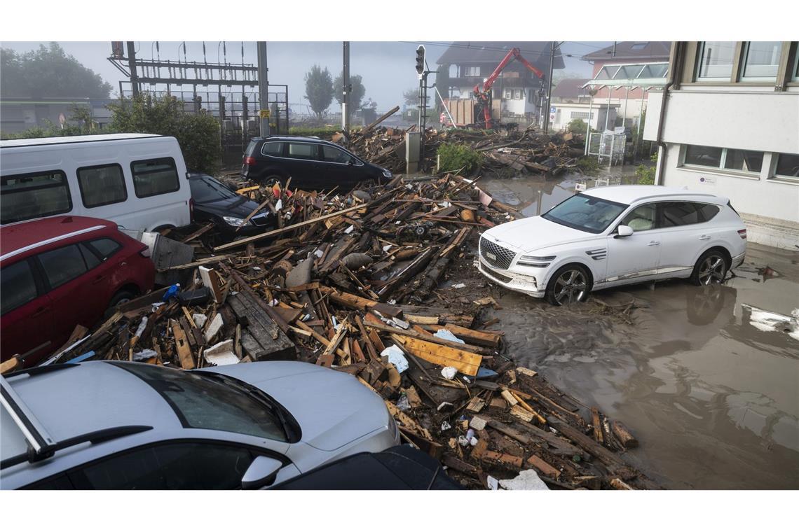 Verwüstung und Zerstörung hat ein Unwetter im Berner Oberland angerichtet.