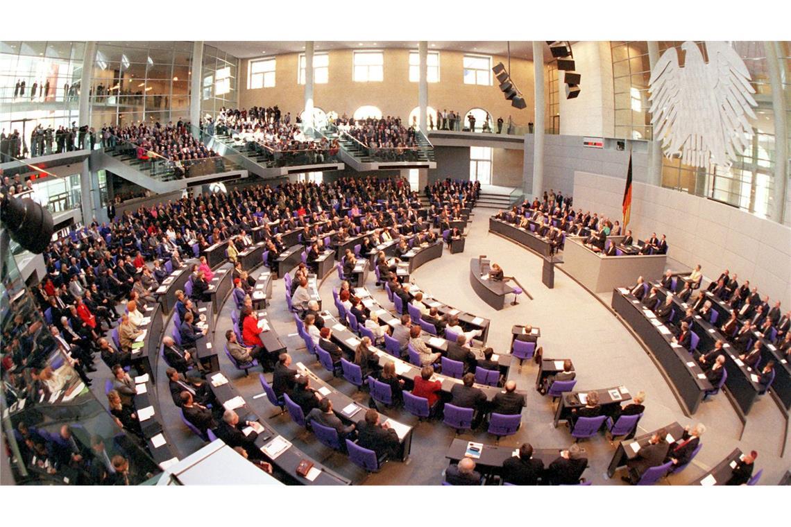 Viel Glas und Transparenz: Der umgebaute Plenarsaal im Reichstagsgebäude in Berlin.