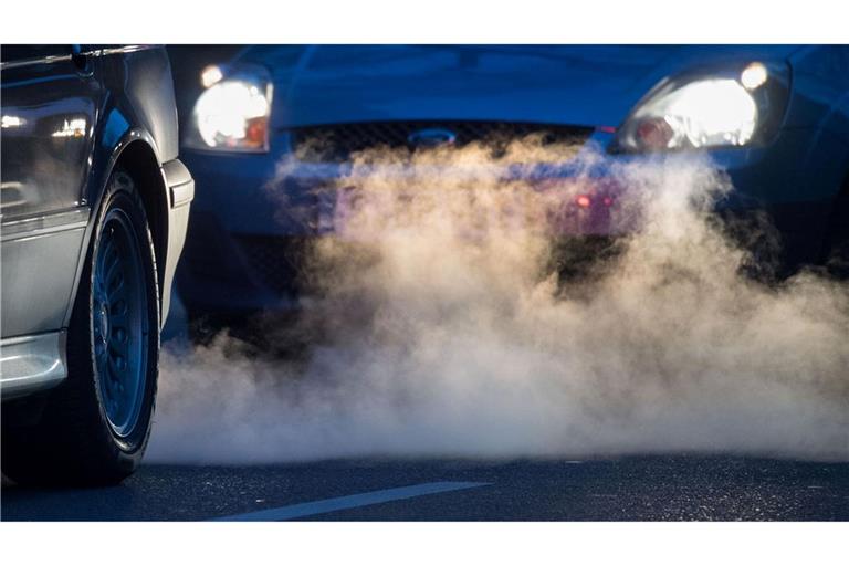 Viel Streit um heiße Luft: Verbrenner-Abgase von Dieseln und Benzinern sind schlecht für die Umwelt. (Symbolbild)