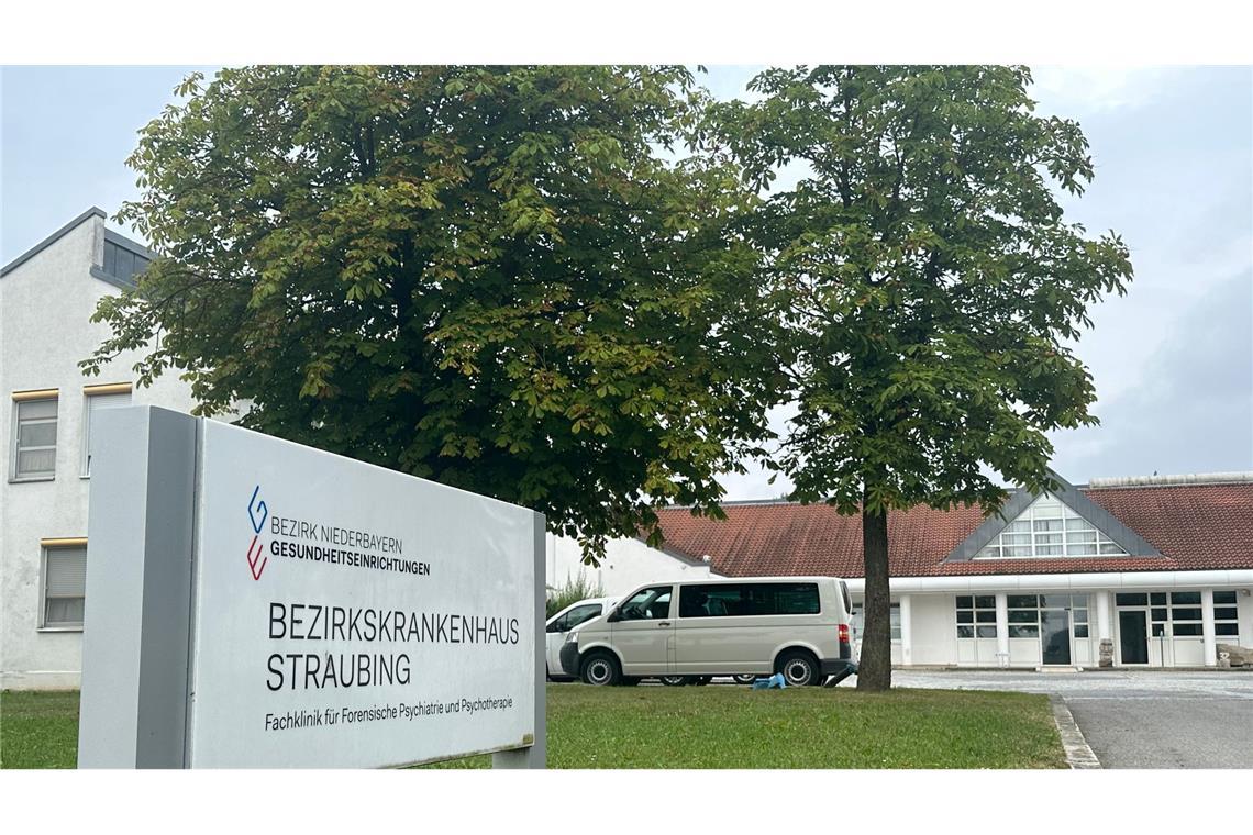 Vier Männer sind am 17. August im niederbayerischen Straubing aus einer geschlossenen Klinik entflohen - nun wurden auch die letzten beiden wieder gefasst.