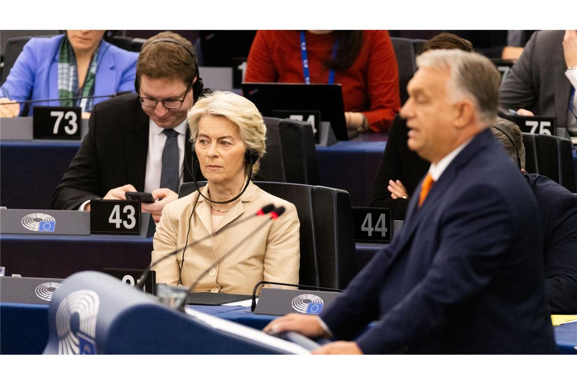 Von der Leyen und Orbán: EU-Debatte über Menschenrechte und Wohnraum