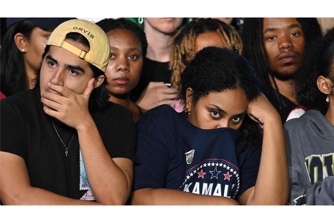 Von Unglauben bis Verzweiflung: Harris-Unterstützer auf der offiziellen Wahlparty der Demokraten auf dem Campus der Howard University in Washington D.C.