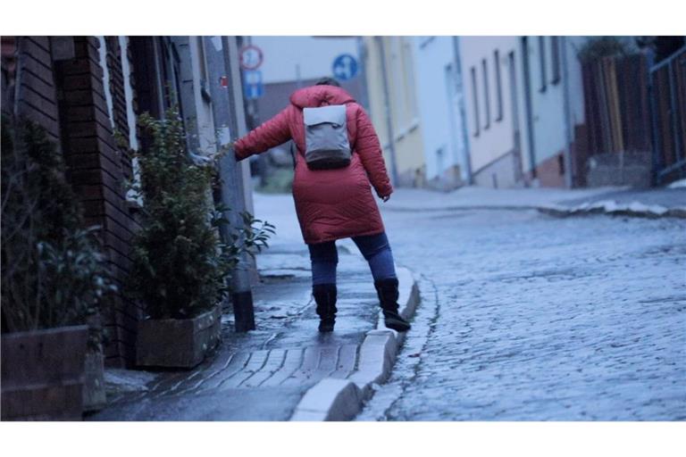 Vor allem viele Gehwege in und um Reutlingen sind am Mittwochmorgen besonders rutschig (Symbolbild).