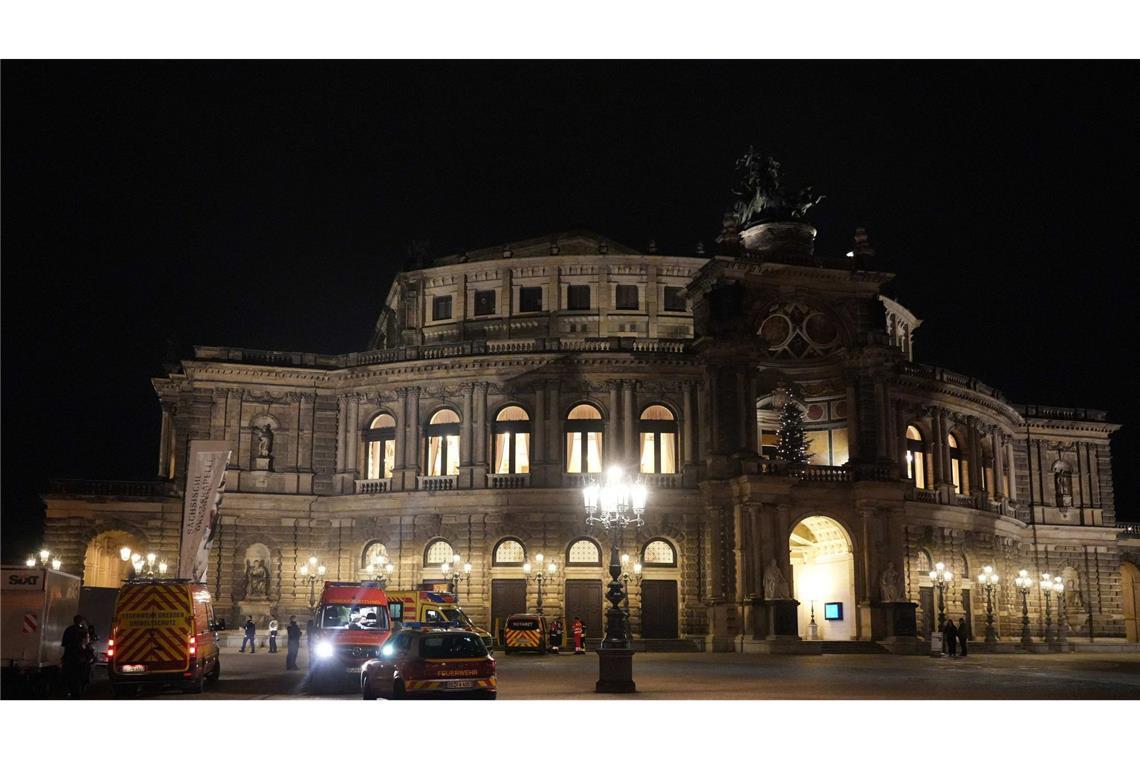 Während eines Konzerts in der Oper klagten mehrere Besucher über Beschwerden.