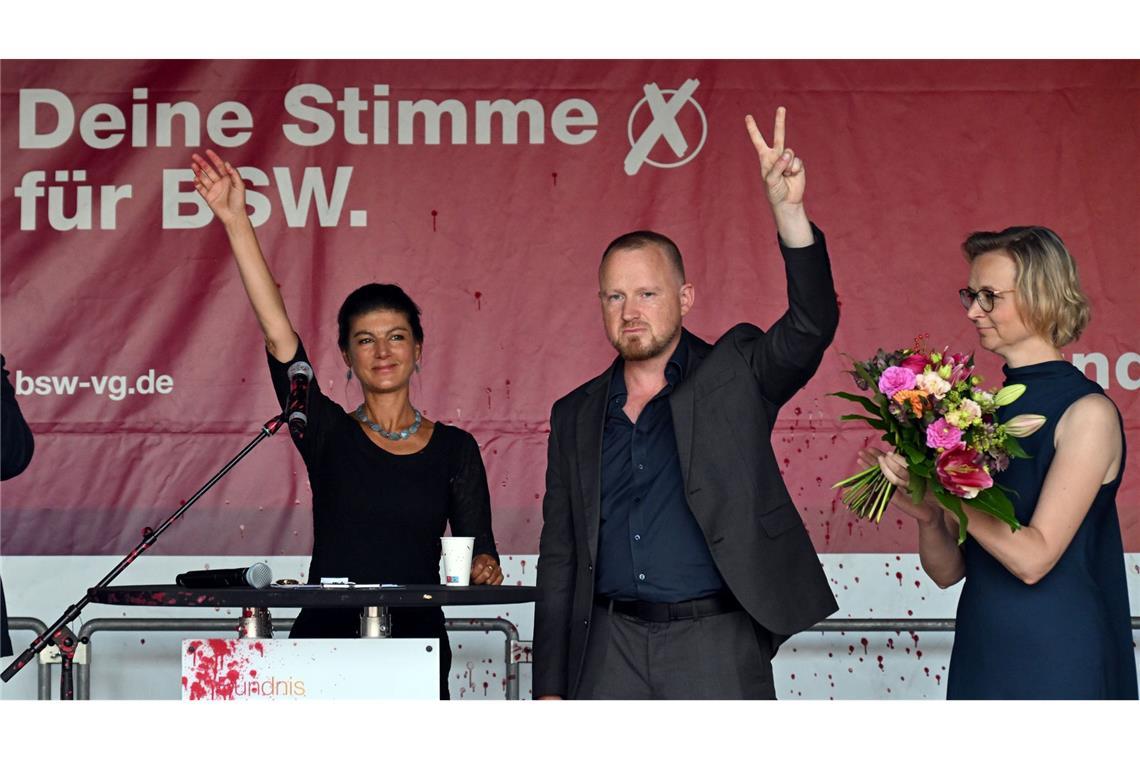 Wagenknecht in Erfurt mit Farbe bespritzt.