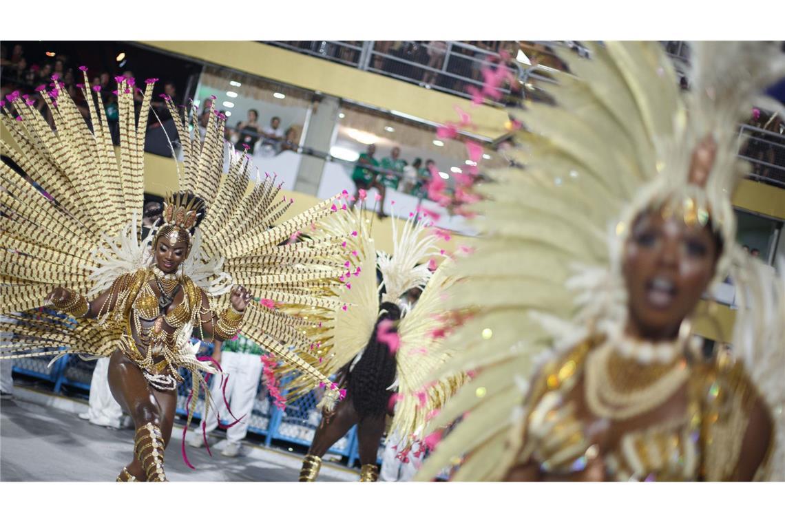 Weitere Impressionen des Karnevalsumzugs in Rio.