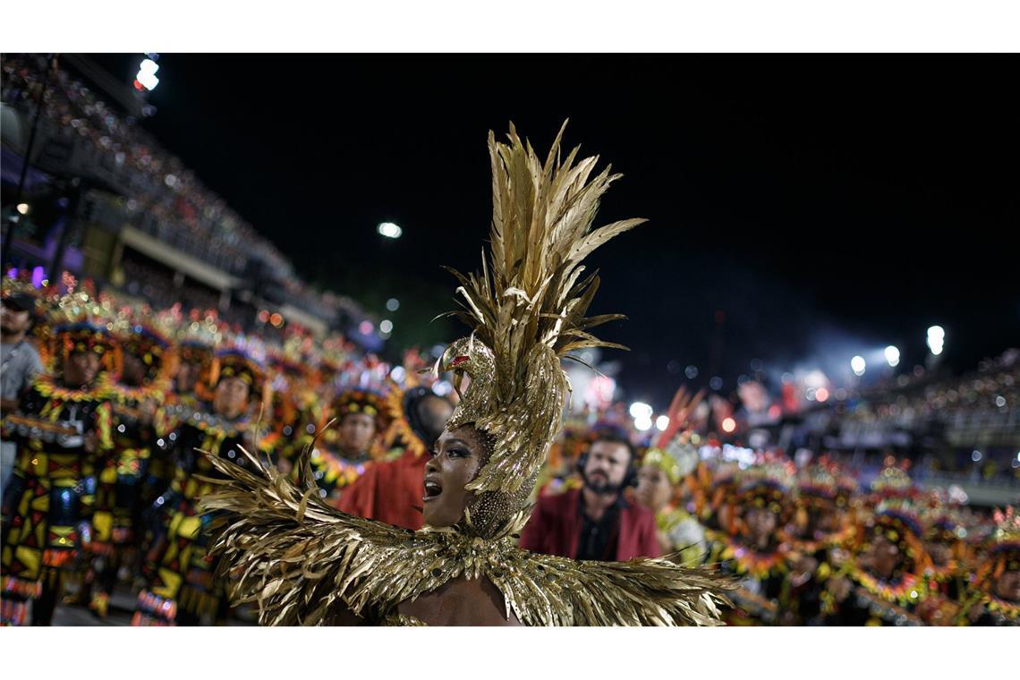 Weitere Impressionen des Karnevalsumzugs in Rio.