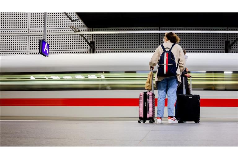 Wer mit der Bahn unterwegs ist, braucht Geduld (Archivfoto).