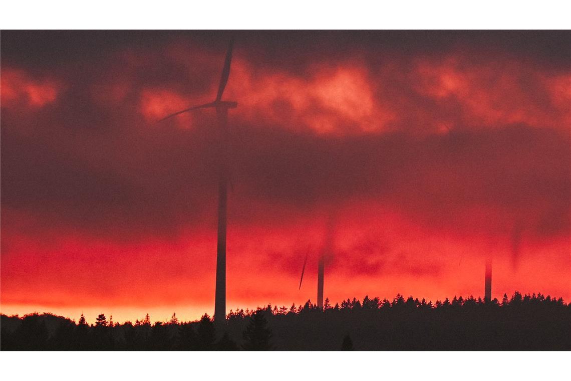 Windräder  im Abendrot