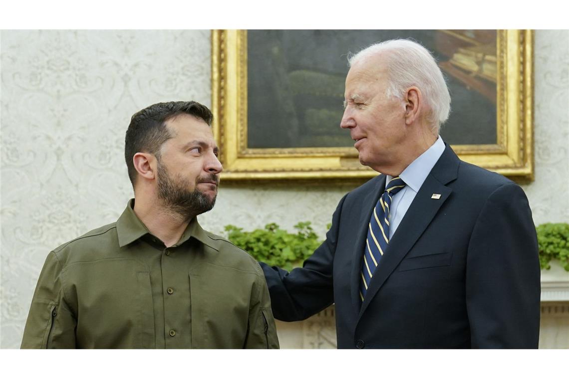 Wolodymyr Selenskyj (links) bei einem Treffen mit Joe Biden im Dezember 2023. (Archivbild)