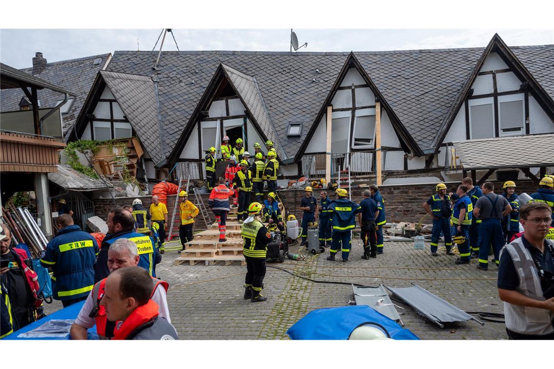 Zahlreiche Rettungskräfte waren am Dienstag und Mittwoch über Stunden im Einsatz.